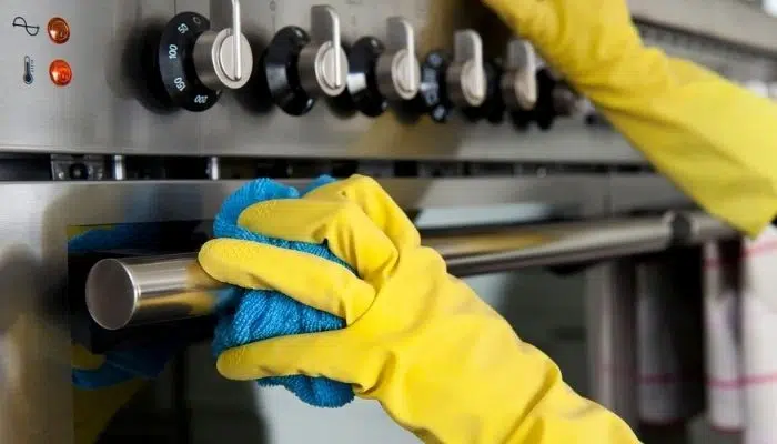 Nettoyer les appareils en acier inoxydable